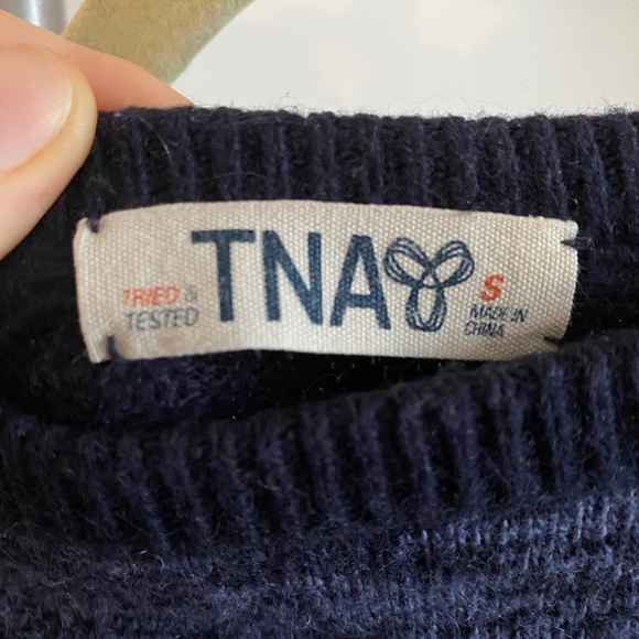 TNA Aritzia Cropped Sweater cashmere angora blend - Picture 4 of 6